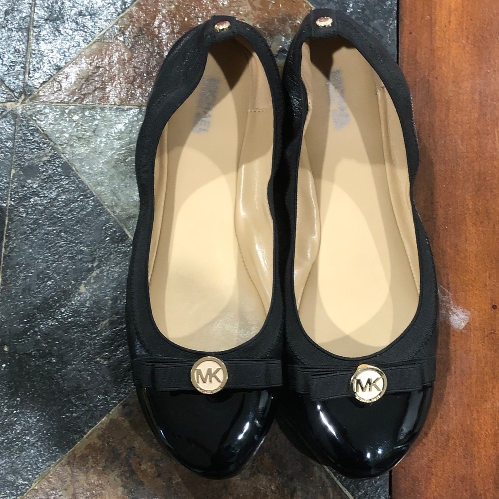 Michael Kors Fulton Ballet Flats Black Sz 10 leather and patent leather Bow&Logo